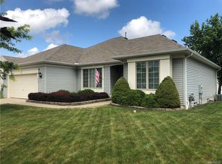 2468 Osprey Ln, Niagara Falls, NY 14304