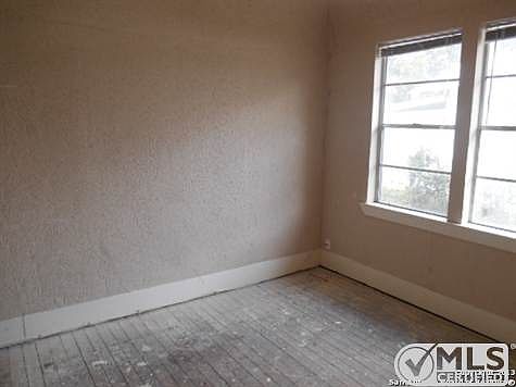 4th image of 327 Eads Ave