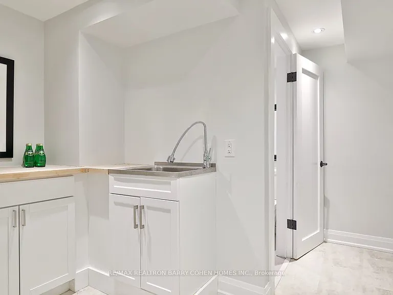 365 Harvie Ave — Photo 22