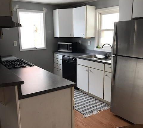 2nd image of 3950 Meadow Ln