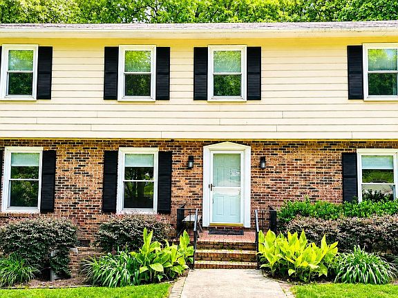 2nd image of 264 Heathwood Dr