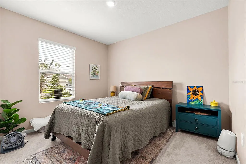 5 bed, 3.0 bath, 2451 sqft, $2,500 — Photo 4