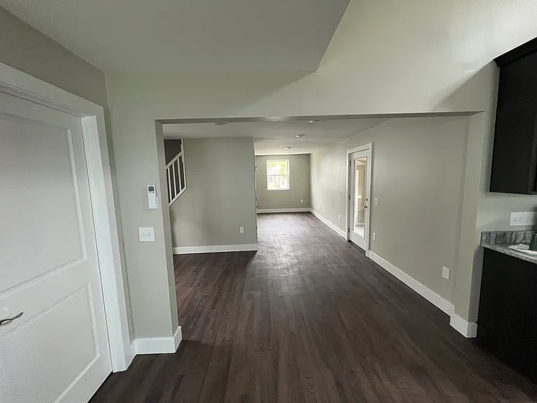 13 Columbia Ave — Photo 17