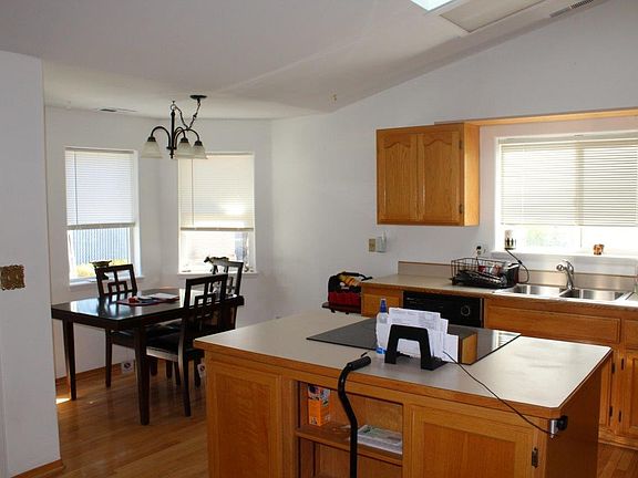 4th image of 111 Edgewood Park Dr