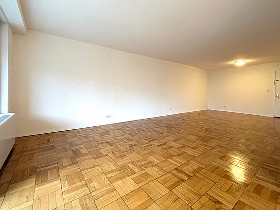 4th image of 3333 Henry Hudson Pkwy APT 6T