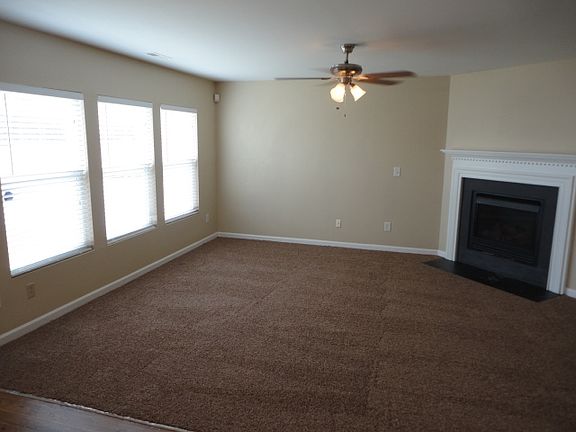 5th image of 416 Magna Dr