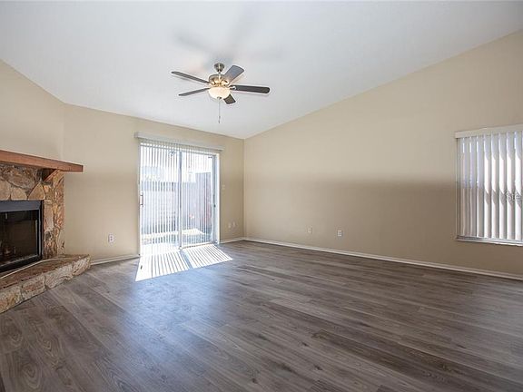 2nd image of 817 Oak Manor Cir