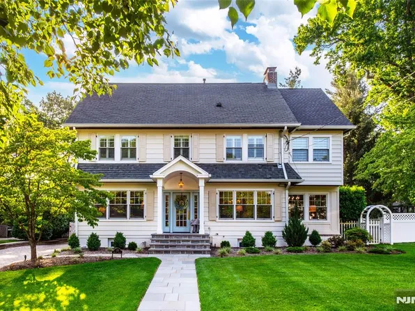 128 Melrose Pl, Ridgewood, NJ 07450
