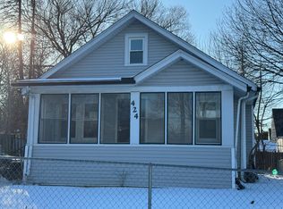 424 N Johnston Ave, Rockford, IL 61101