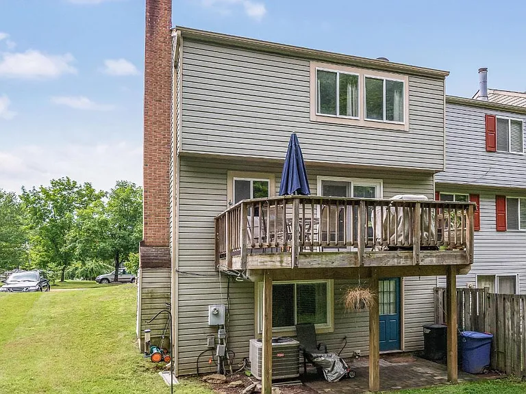 1120 Floyd Pl — Photo 9