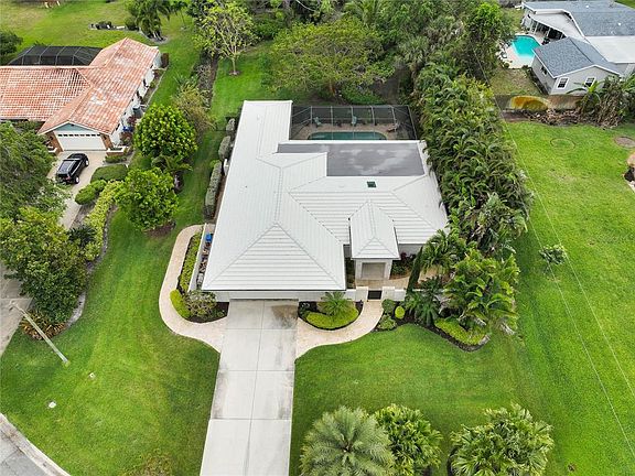 5th image of 309 Cavallini Dr