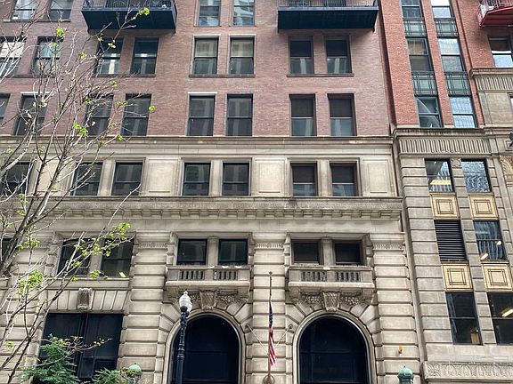 2nd image of 212 W Washington St #P4-12