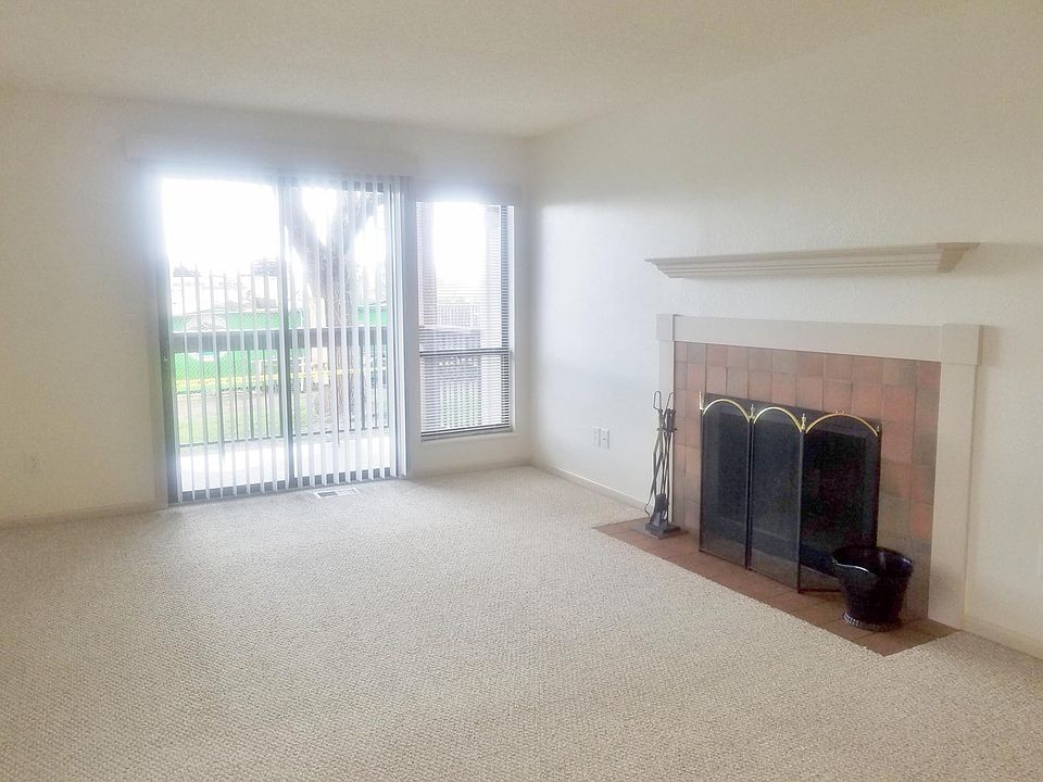 Spacious living room with fireplace