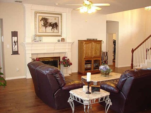 5th image of 4009 Saltburn Dr