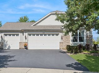 1504 Mansfield Dr, Aurora, IL 60502