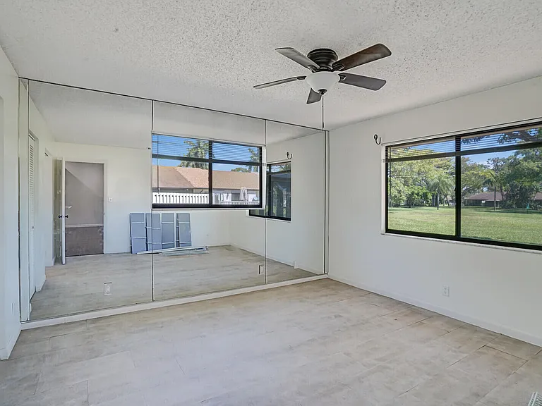 30 Kensington Ln — Photo 18
