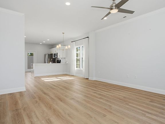 4th image of 793 Moen Pl #E