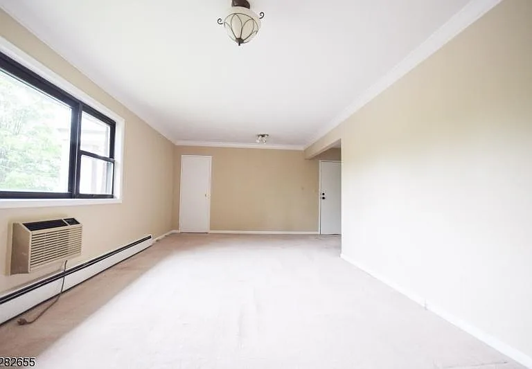 1 Colonial Dr #1B — Photo 3