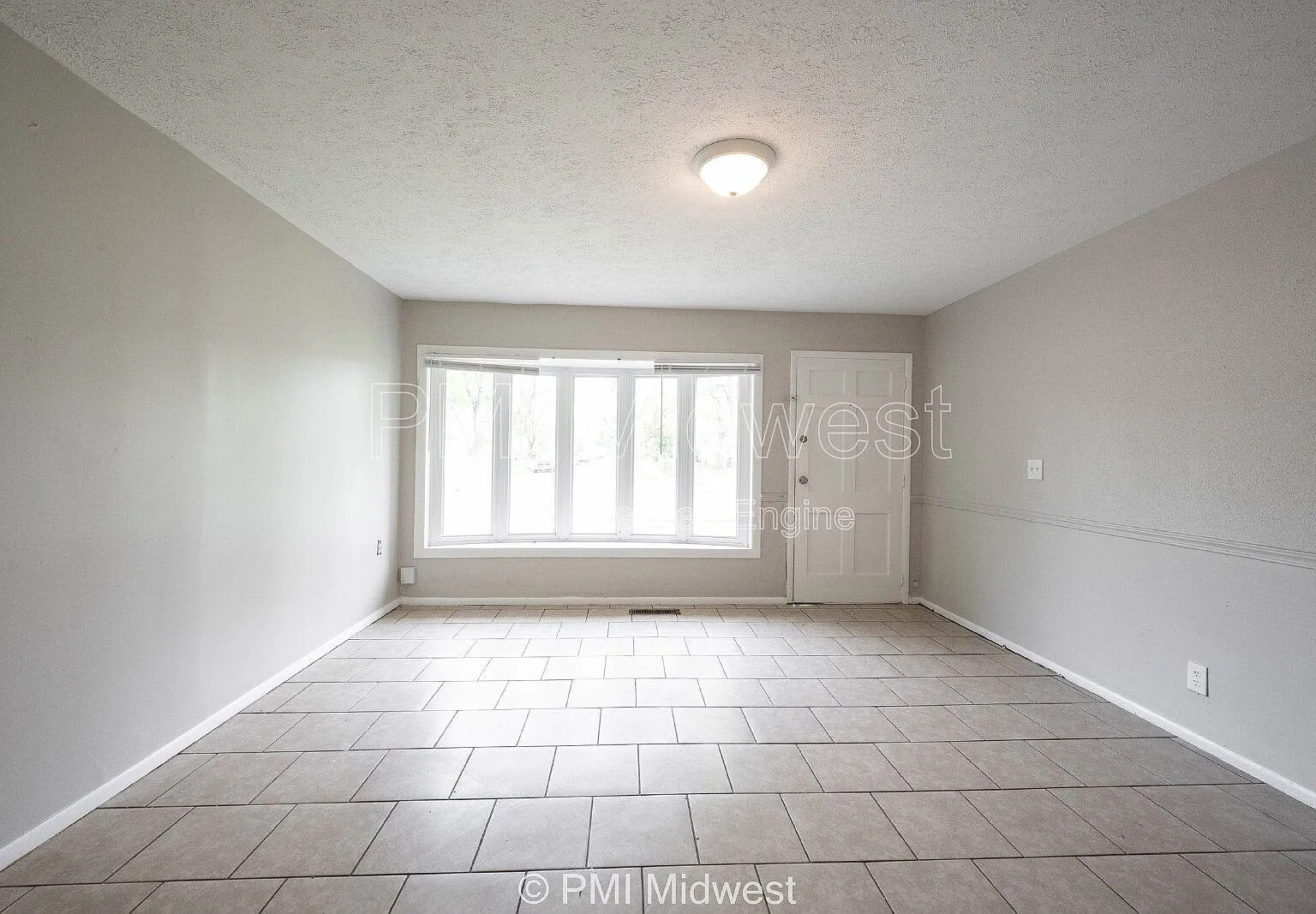 3 bed, 1.0 bath, 1479 sqft, $1,549 — Photo 4