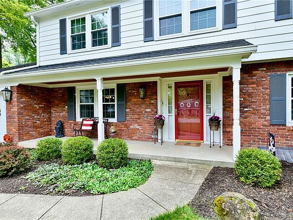 3rd image of 7225 Cranbrook Ct