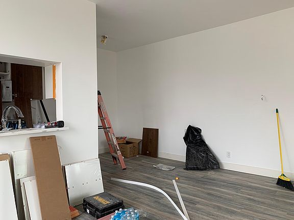 2nd image of 1277 Barry Ave APT 9