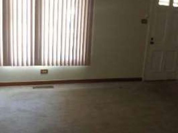 4th image of 332 Blackhawk Dr