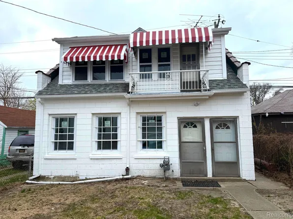 2651 Neibel St, Hamtramck, MI 48212