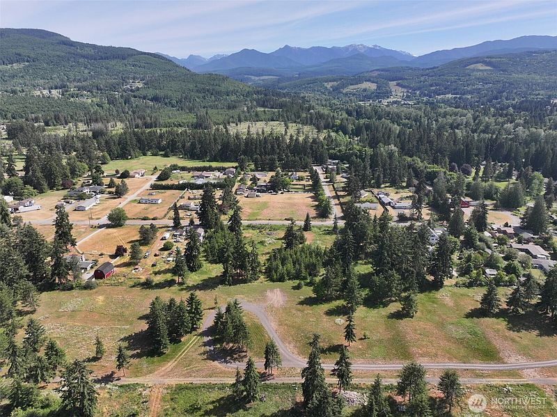 4th image of 405 Riverside Road Lot B