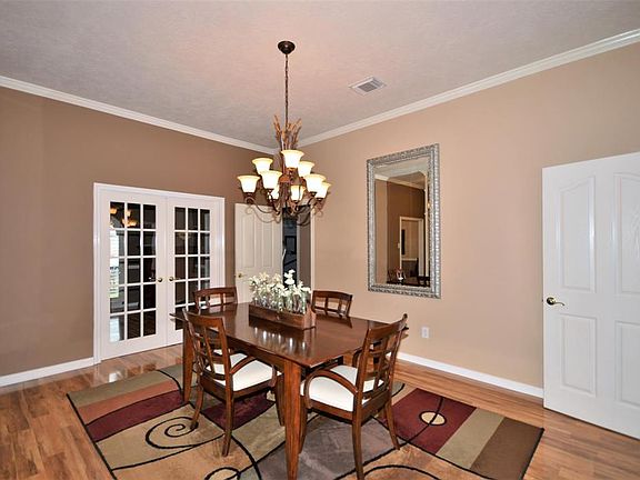 4th image of 409 Jessamine Way