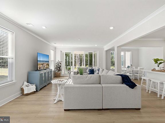 5th image of 32407 Norman Ln
