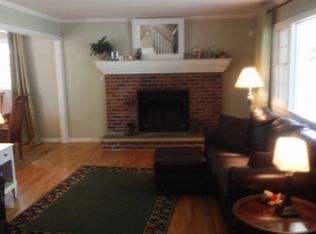 42 Dale Ln, Smithtown, NY 11787