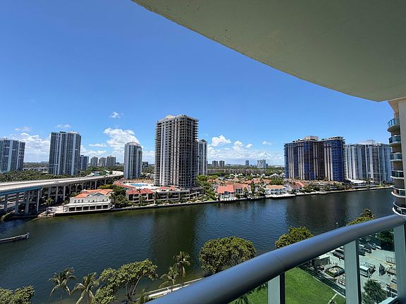 3rd image of 19390 COLLINS Avenue #1405