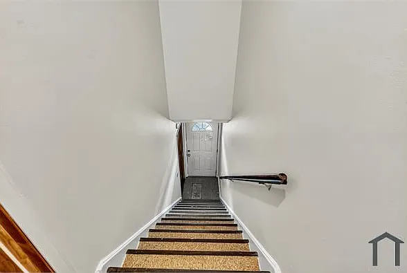 217 Orange Ave #2R — Photo 4