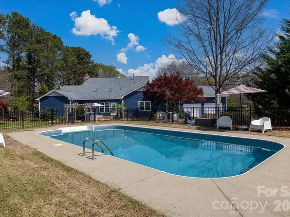 2107 Eakle Dr, Rock Hill, SC 29732