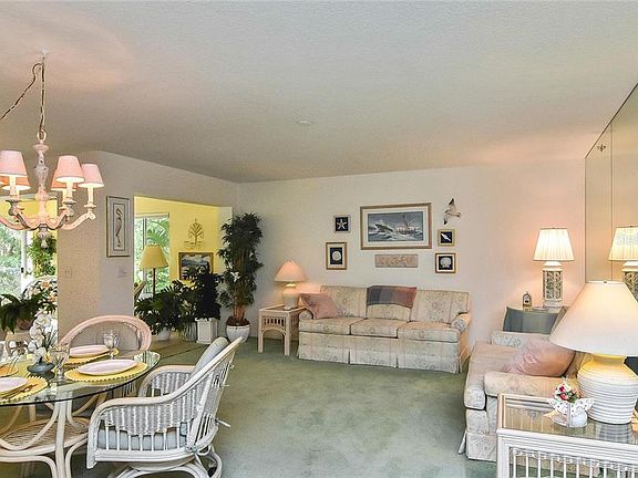 3rd image of 817 Montrose Dr Unit 103