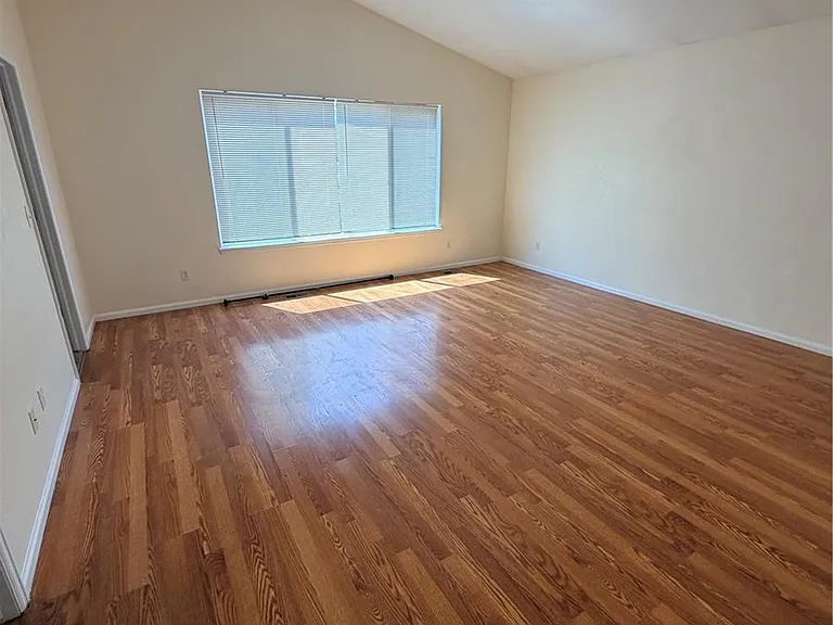 10593 Madison St — Photo 11