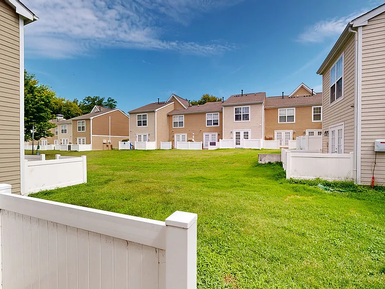 Gayton Pointe Townhomes — Photo 34