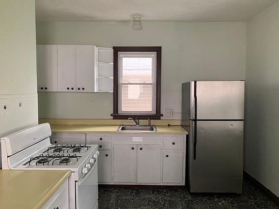4th image of 212 Luella Ave