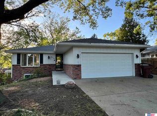 4711 Lonewood Cir, Lincoln, NE 68516