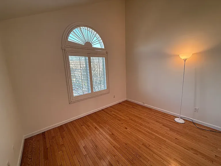 200 Davis Ave #13C — Photo 3