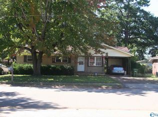 2708 Pacific Dr SW, Huntsville, AL 35805