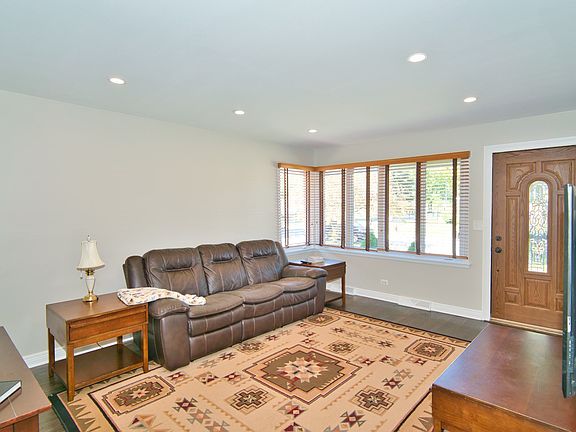 4th image of 4709 N Oriole Ave