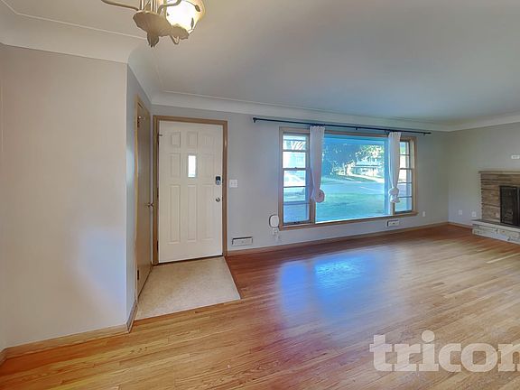 2nd image of 6233 11th Ave S