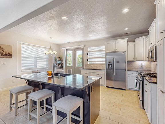 3rd image of 8901 Aleesa Ct NE