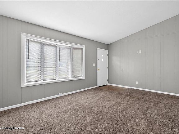 2nd image of 13325 Forge Cir