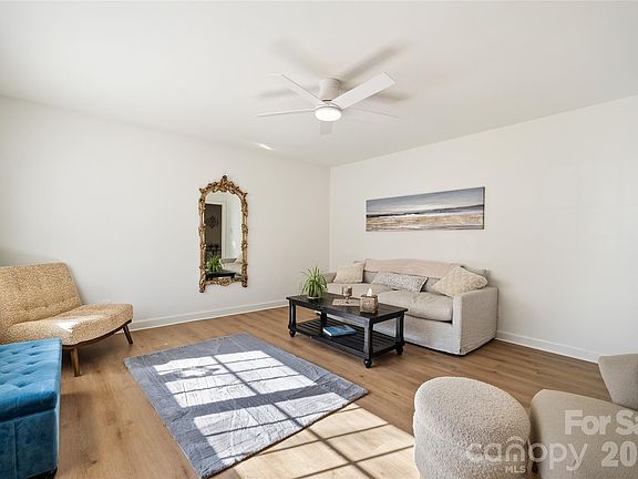 4th image of 16409 Thompson Rd