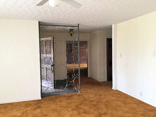 2nd image of 509 SW Avenue E