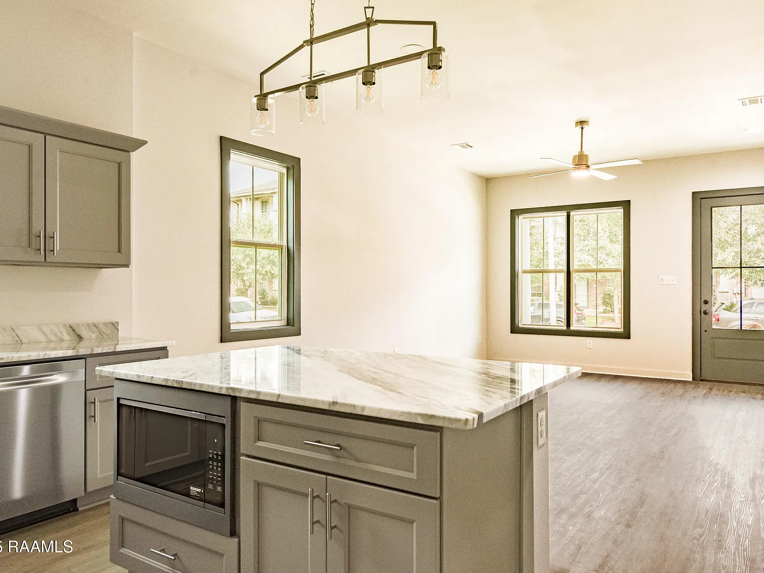 3 bed, 1263 sqft, $1,850 — Photo 3