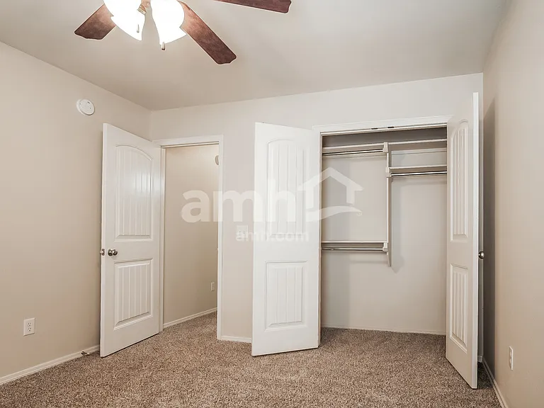 2401 S 10th St E — Photo 14