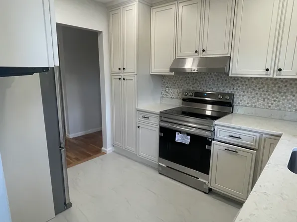 (undisclosed Address), East Meadow, NY 11554